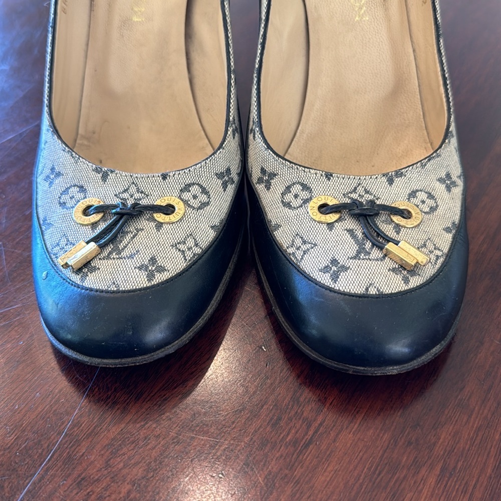 Louis Vuitton pumps - Picture 2 of 7